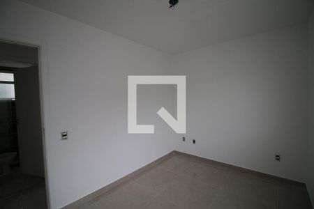 Quarto 1 de apartamento para alugar com 2 quartos, 42m² em Brás de Pina, Rio de Janeiro