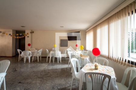 Apartamento à venda com 80m², 2 quartos e 2 vagas Apartamento à venda com 80m², 2 quartos e 2 vagasÁrea comum - Salão de festas