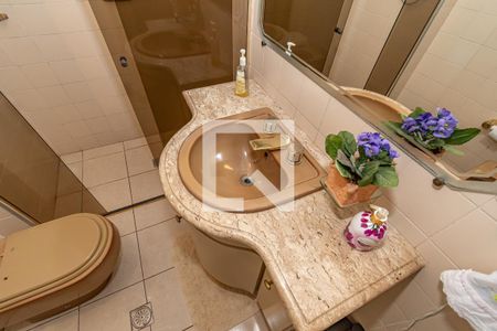 Apartamento à venda com 212m², 3 quartos e 2 vagasDetalhe Banheiro Corredor 