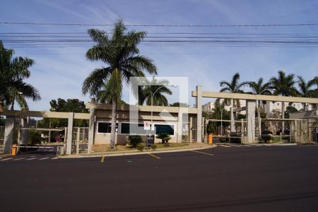 Apartamento para alugar com 45m², 2 quartos e 1 vaga Apartamento para alugar com 45m², 2 quartos e 1 vagaFachada