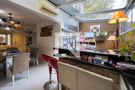 Sala de casa de condomínio à venda com 4 quartos, 184m² em Vila Assunção, Porto Alegre