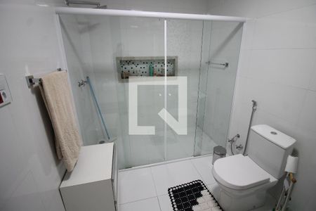 Casa para alugar com 415m², 4 quartos e 6 vagasBanheiro