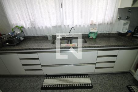 Casa para alugar com 415m², 4 quartos e 6 vagasCozinha