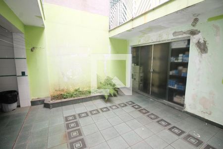 Casa para alugar com 415m², 4 quartos e 6 vagasQuintal