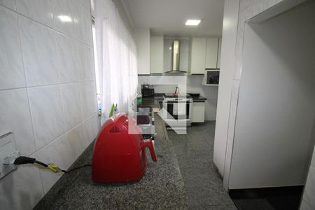 Casa para alugar com 415m², 4 quartos e 6 vagasCozinha