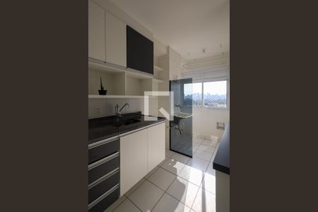 Cozinha de apartamento para alugar com 1 quarto, 32m² em Água Branca, São Paulo