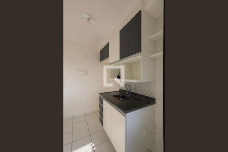 Cozinha de apartamento para alugar com 1 quarto, 32m² em Água Branca, São Paulo