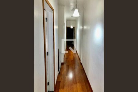 Casa à venda com 4 quartos, 206m² em Jardim Panorama (Zona Leste), São Paulo