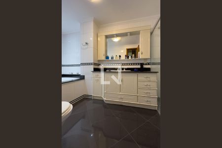 Casa à venda com 340m², 4 quartos e 2 vagasBanheiro da Suíte 2