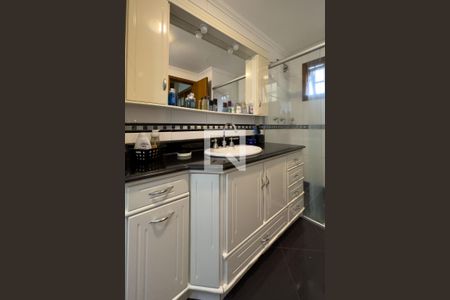 Casa à venda com 340m², 4 quartos e 2 vagasBanheiro da Suíte 2