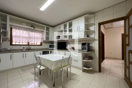 Casa à venda com 340m², 4 quartos e 2 vagasCozinha