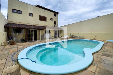 Casa à venda com 340m², 4 quartos e 2 vagasQuintal