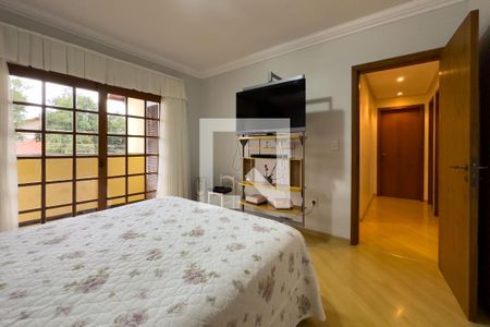 Casa à venda com 340m², 4 quartos e 2 vagasSuíte 2