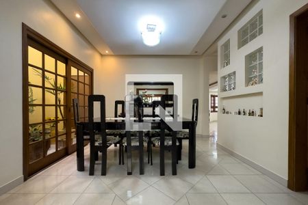 Sala de casa à venda com 4 quartos, 340m² em Nonoai, Porto Alegre