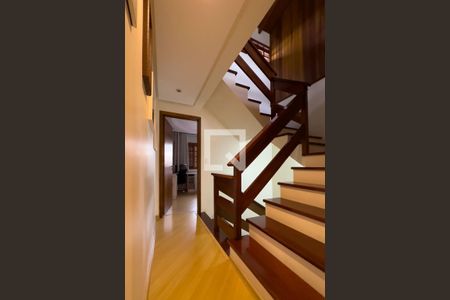 Casa à venda com 340m², 4 quartos e 2 vagasCorredor