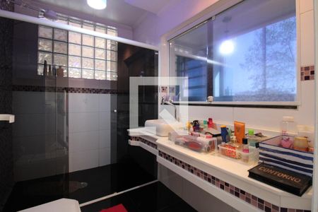 Casa à venda com 217m², 3 quartos e 2 vagasPiso 1 - Banheiro 2 