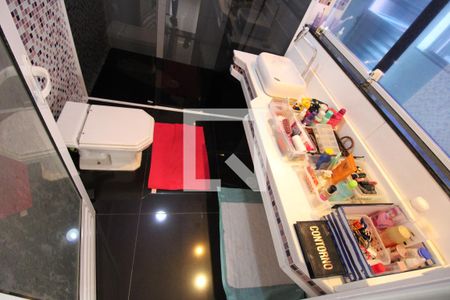 Casa à venda com 217m², 3 quartos e 2 vagasPiso 1 - Banheiro 2 