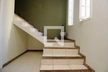Escada de casa à venda com 5 quartos, 330m² em Colégio Batista, Belo Horizonte