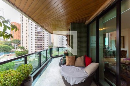 Varanda  de apartamento à venda com 4 quartos, 300m² em Vila Mariana, São Paulo