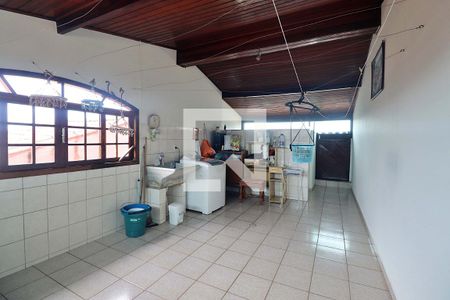 Casa à venda com 199m², 3 quartos e 2 vagasLavanderia