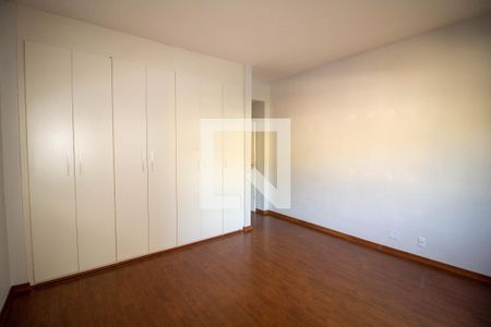 Apartamento à venda com 122m², 3 quartos e 2 vagasSuíte