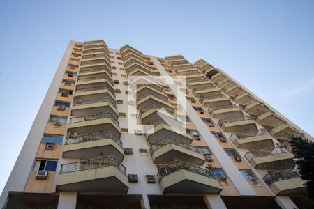Apartamento à venda com 122m², 3 quartos e 2 vagasFachada