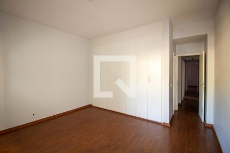 Apartamento à venda com 122m², 3 quartos e 2 vagasSuíte