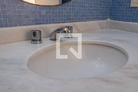 Casa de condomínio à venda com 800m², 4 quartos e 7 vagasBanheiro da Suíte 2