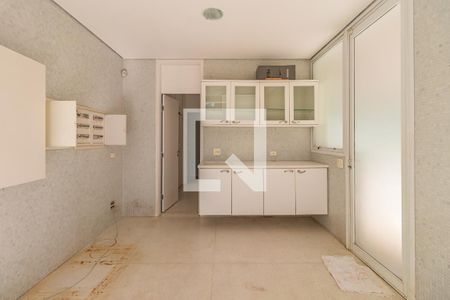 Casa de condomínio à venda com 800m², 4 quartos e 7 vagasÁrea de Serviço