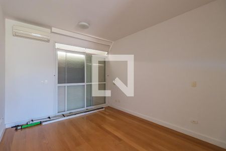 Casa de condomínio à venda com 800m², 4 quartos e 7 vagasSuíte 3