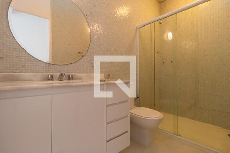 Casa de condomínio à venda com 800m², 4 quartos e 7 vagasBanheiro da Suíte 1