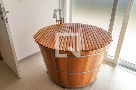 Casa de condomínio à venda com 800m², 4 quartos e 7 vagasBanheiro da Suíte 4