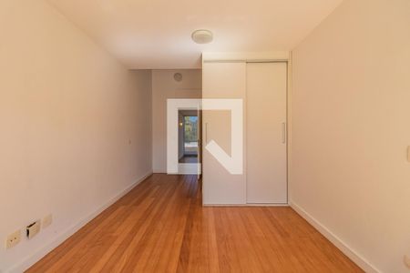 Casa de condomínio à venda com 800m², 4 quartos e 7 vagasSuíte 2