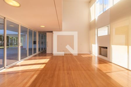 Sala de casa de condomínio à venda com 4 quartos, 800m² em Alphaville, Santana de Parnaíba
