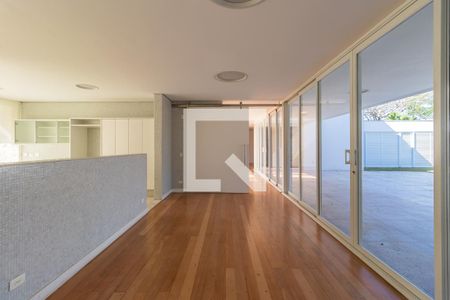 Casa de condomínio à venda com 800m², 4 quartos e 7 vagasSala de Jantar