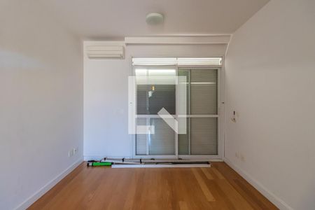 Casa de condomínio à venda com 800m², 4 quartos e 7 vagasSuíte 3