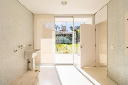 Casa de condomínio à venda com 800m², 4 quartos e 7 vagasÁrea de Serviço