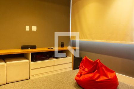 Apartamento para alugar com 74m², 2 quartos e 1 vaga Apartamento para alugar com 74m², 2 quartos e 1 vagaÁrea comum - Cinema
