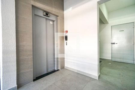 Apartamento para alugar com 55m², 2 quartos e 1 vaga Apartamento para alugar com 55m², 2 quartos e 1 vagaHall de entrada