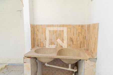 Casa à venda com 180m², 4 quartos e 2 vagas Casa à venda com 180m², 4 quartos e 2 vagasCozinha e Área de Serviço Casa 3