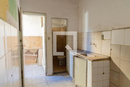 Casa à venda com 180m², 4 quartos e 2 vagas Casa à venda com 180m², 4 quartos e 2 vagasCozinha e Área de Serviço Casa 3