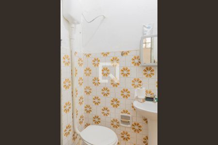 Casa à venda com 180m², 4 quartos e 2 vagas Casa à venda com 180m², 4 quartos e 2 vagasCozinha e Area de Serviço Casa 1