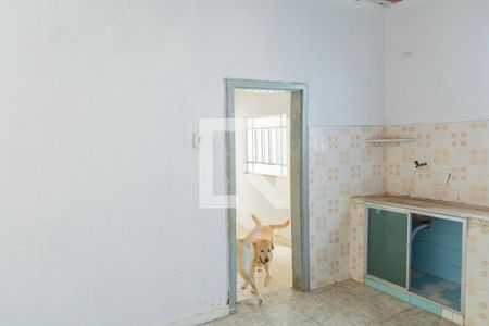 Casa à venda com 180m², 4 quartos e 2 vagas Casa à venda com 180m², 4 quartos e 2 vagasCozinha e Área de Serviço Casa 2