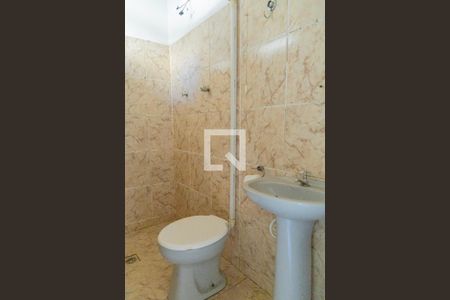 Casa à venda com 180m², 4 quartos e 2 vagas Casa à venda com 180m², 4 quartos e 2 vagasCozinha e Área de Serviço Casa 3