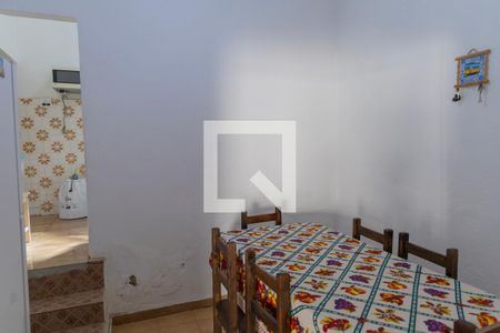 Casa à venda com 180m², 4 quartos e 2 vagas Casa à venda com 180m², 4 quartos e 2 vagasSala de Jantar Casa 1