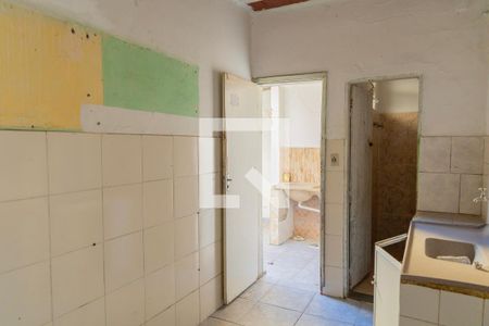 Casa à venda com 180m², 4 quartos e 2 vagas Casa à venda com 180m², 4 quartos e 2 vagasCozinha e Área de Serviço Casa 3