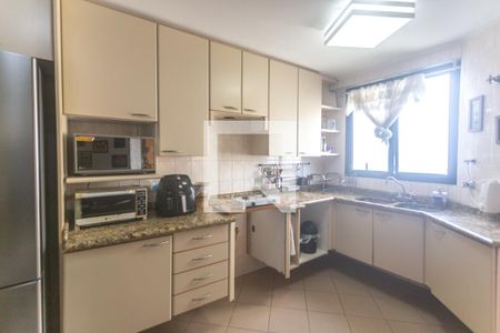 Apartamento para alugar com 130m², 3 quartos e 2 vagasCozinha