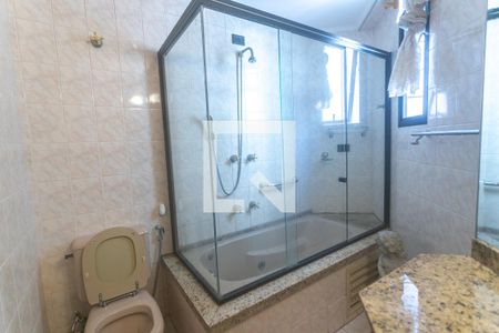 Apartamento para alugar com 130m², 3 quartos e 2 vagasBanheiro suíte 