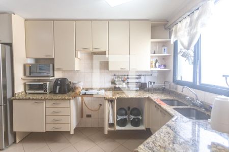 Apartamento para alugar com 130m², 3 quartos e 2 vagasCozinha