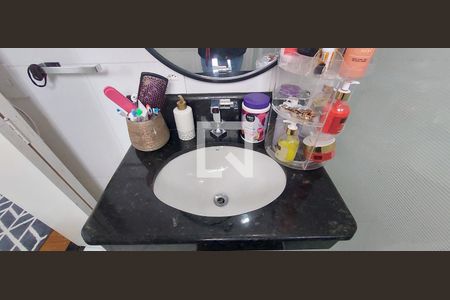 Casa à venda com 140m², 3 quartos e 2 vagas Casa à venda com 140m², 3 quartos e 2 vagasBanheiro 2